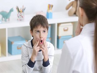 Как вылечить заикание у ребенка
